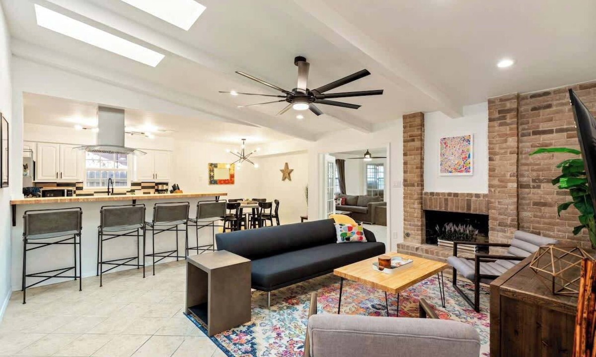 East Congress House | Stylish SoCo Group Retreat-Pets!