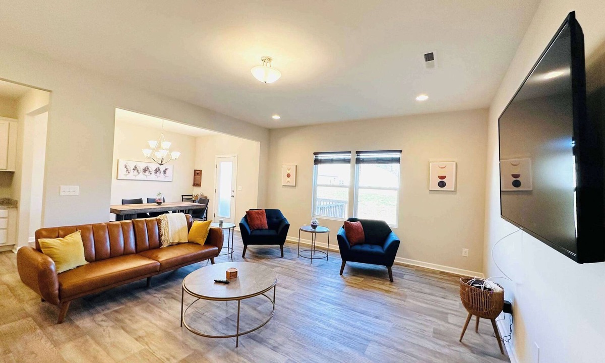Harrisburg House | Stylish Townhouse Retreat in Peaceful Harrisburg