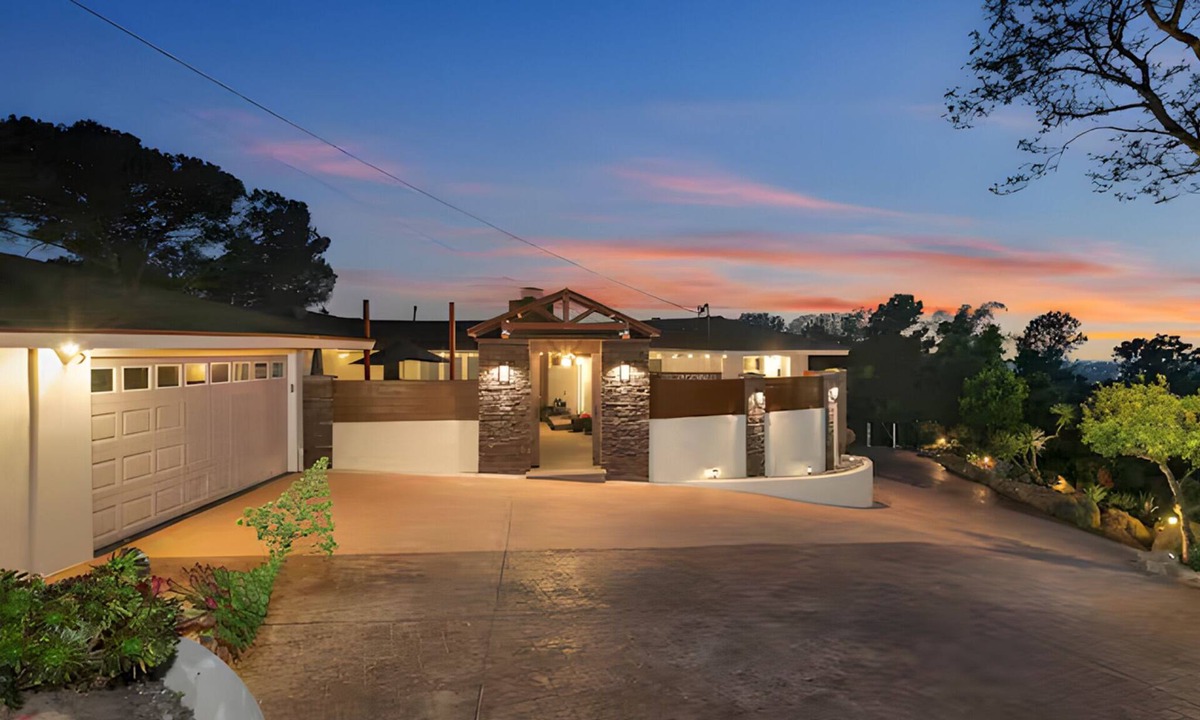 Mount Helix House | Sunset Summit by Coastline Vacation Rentals