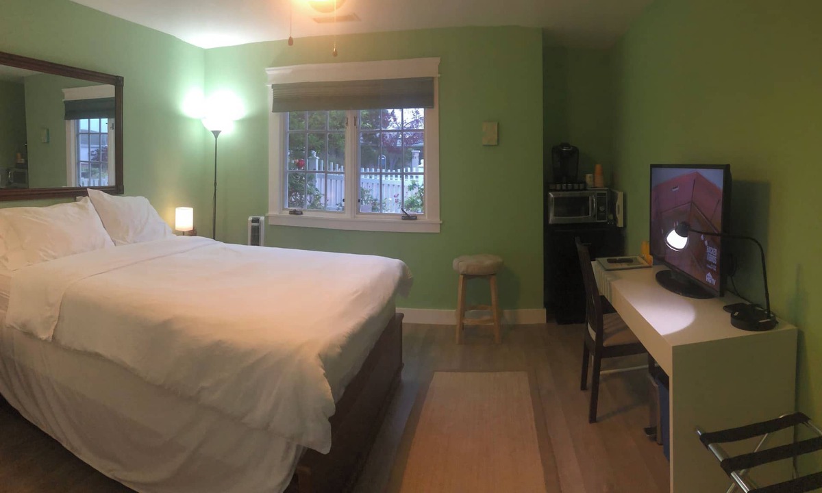 La Jolla Mesa Apartment | Superb 1-bedroom Guest Suite in sunny La Jolla just perfect for a getaway trip!