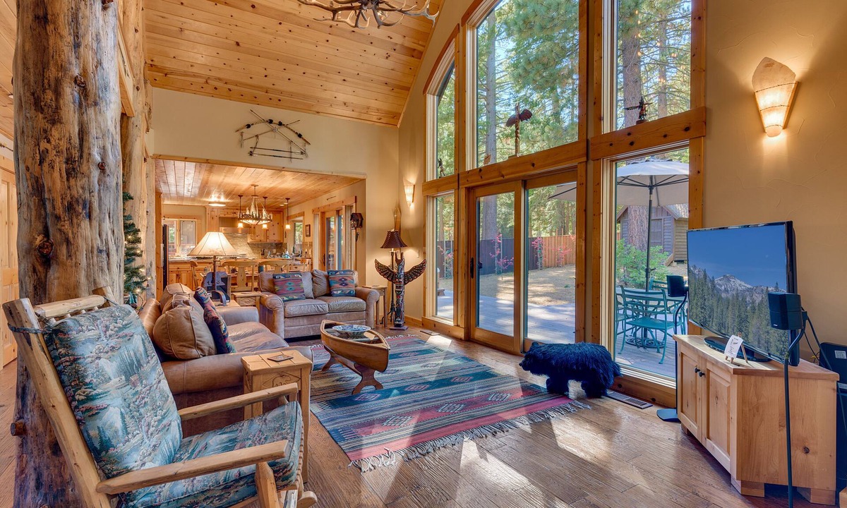 Tahoma House | Tippy Canoe By Tahoe Getaways - Hot Tub & Sauna + EV Charger