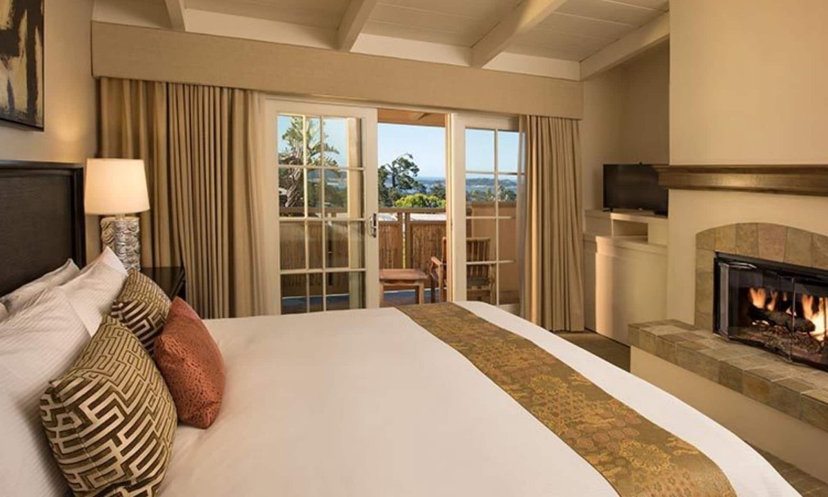 Northwest Carmel Hotel | Tradewinds Carmel