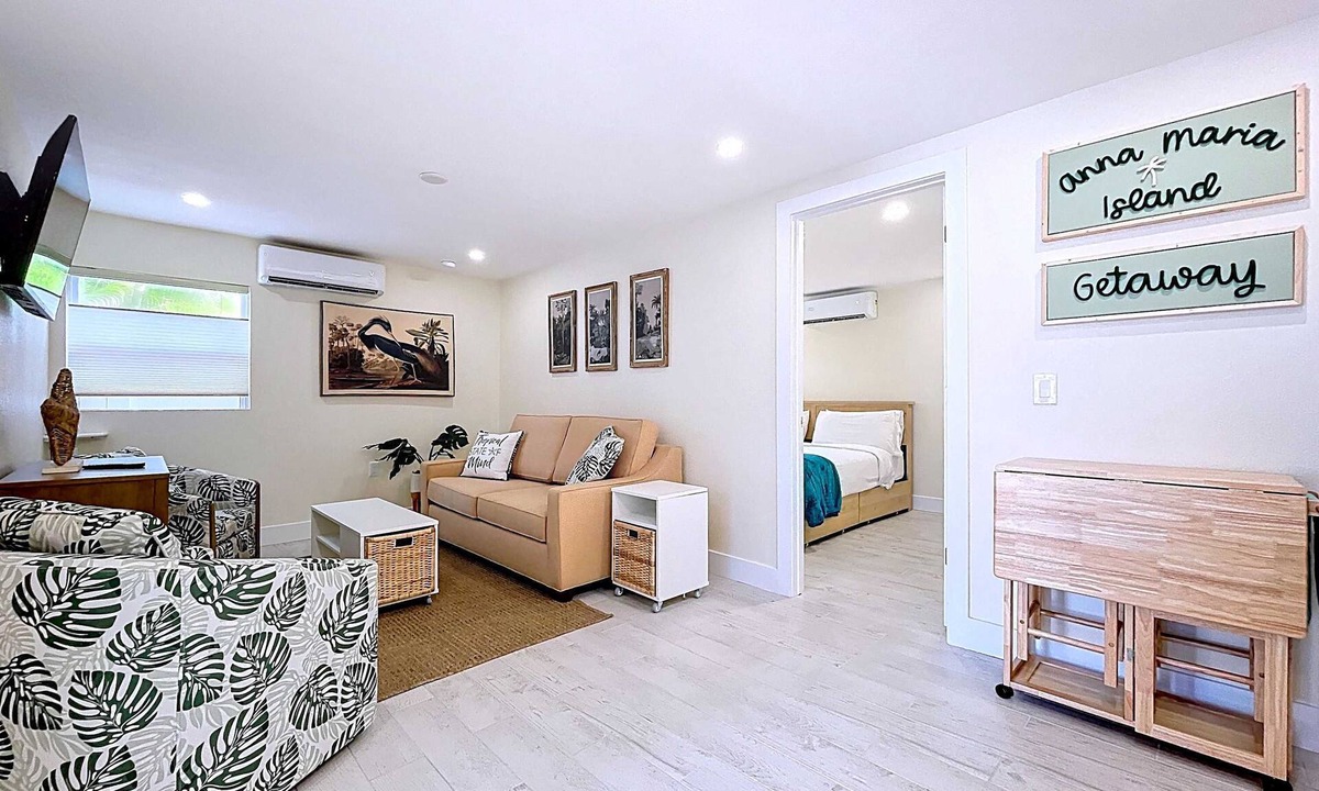 Bradenton Beach Condo | Tropical Crtyd Steps to Beach & Bridge St