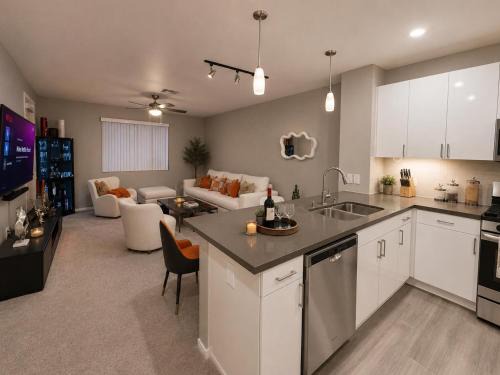 Studio City Hotel | Universal Stays Hollywood-Seconds to Universal Studios