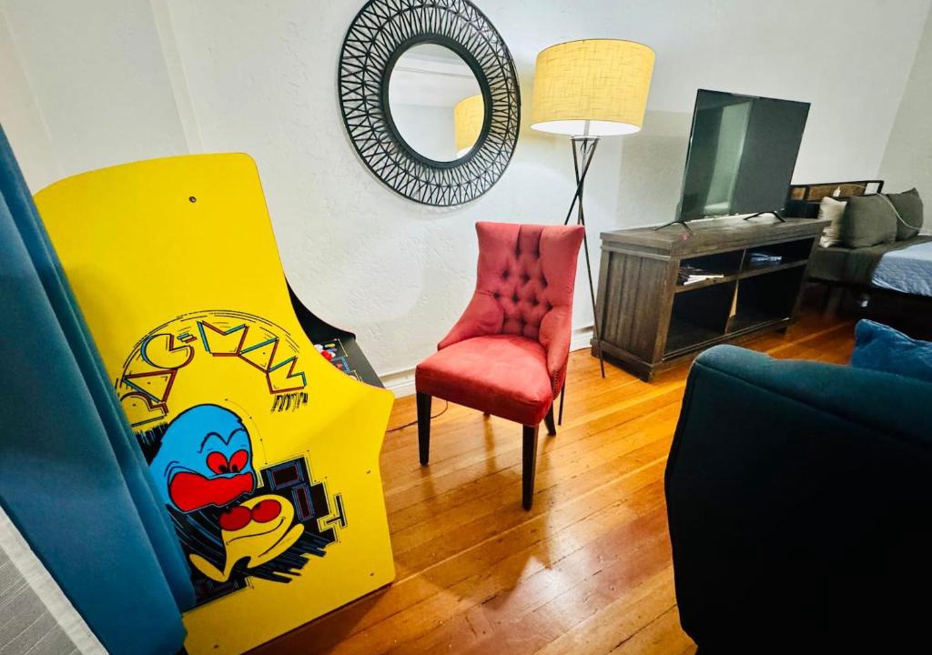 Bankers Hill Hotel | Walk to Conv Center Free Parking 4 Beds