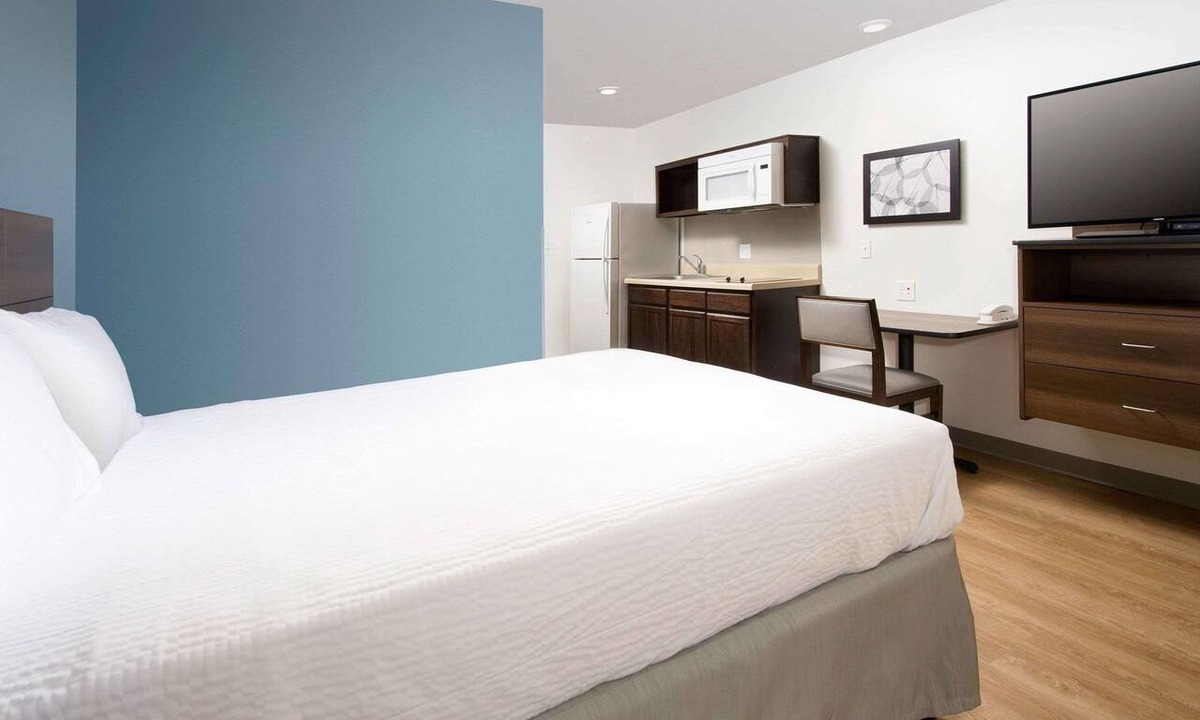 Williston Hotel | WoodSpring Suites Williston