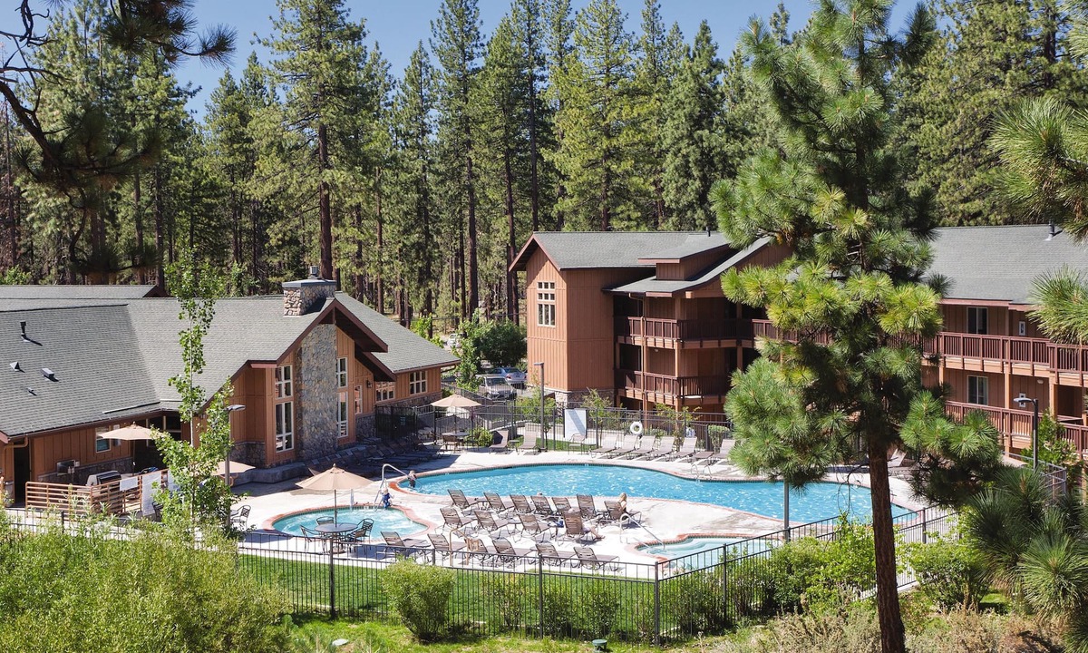 Round Hill Village Hotel | WorldMark South Shore