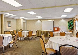 2-Star Hotel ∙ Ramada by Wyndham Saco/Old Orchard Beach Area