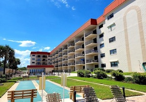 310 - Incredible ocean and pool views 1 bedroom