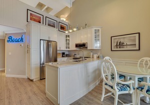 344 Edgewater | Lake Charlevoix Views | Downtown Chx | Pool, Hot Tub, Sauna