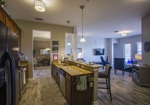 Altavista Lakeview Condo by RedAwning