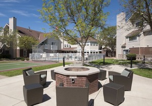Comfortable Countryside Stay, 2 Comfortable Units, Onsite Pool, Pets Allowed