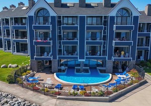 Edgewater 114 | Downtown Charlevoix | Pool, Hot Tub, Sauna | Sleeps 4