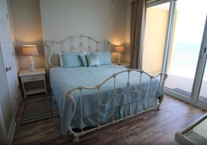 Emerald Isle 1006 - Front row beach chair service included! Affordable rates!