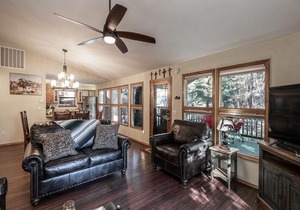 Midtown Riverfront 1, 2 Bedrooms, Hot Tub, Sleeps 6