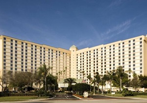 Ultimate Getaway! 2 Serene Units, Near The Wizarding World of Harry Potter, Restaurant