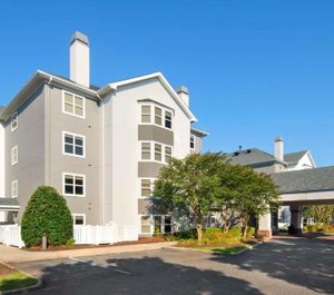 Hampton Inn Suites Newport Oyster Point 