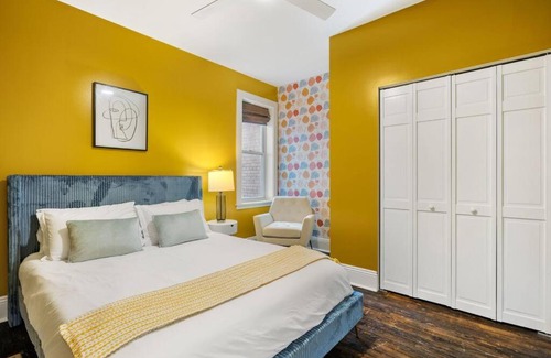 Lawrenceville House | 6min to Pittsburgh Zoo l A block from Butler St