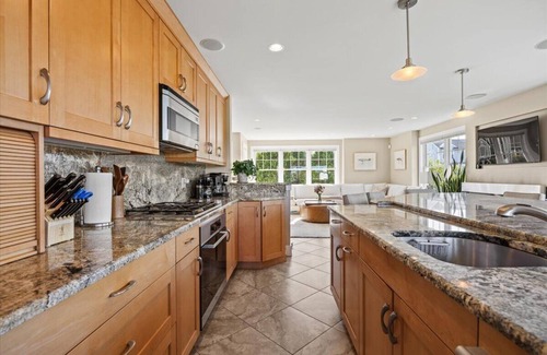 Higgins Beach House | Higgins Beach 'New' Beach Home & Private Offices