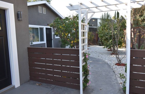 Northridge House | 1-Bed/1-Bath guest house, Central AC, Wi-Fi, Parking/EV, in fabulous Los Angeles