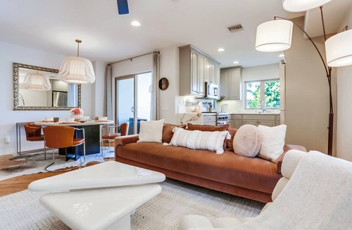 Beach Barber Tract Condo | 1 Block To Beach * Air Conditioning * Perfect Location