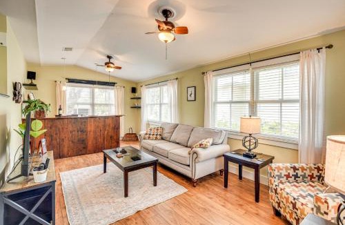 Crescent City House | 1 Block to Crescent Lake: Charming Home w/Porch!