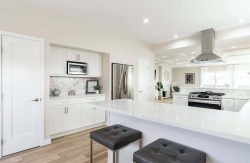 Ocean Beach Apartment | 1 Block to Sand Stylish 3BR Contemporary Home