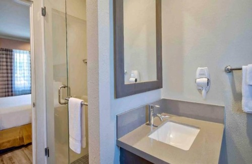 Rosemead Apartment | 1 King Bed | Non-Smoking, Micfridge, Sofa-Bed