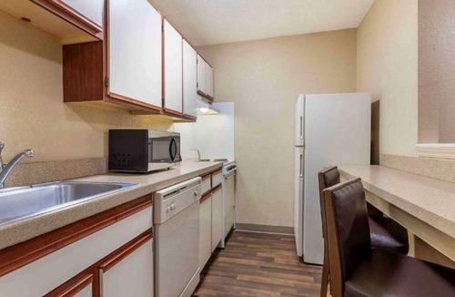 Executive Park Apartment | 1 Queen Bed | Non-Smoking, Micfridge, Sofa-Bed