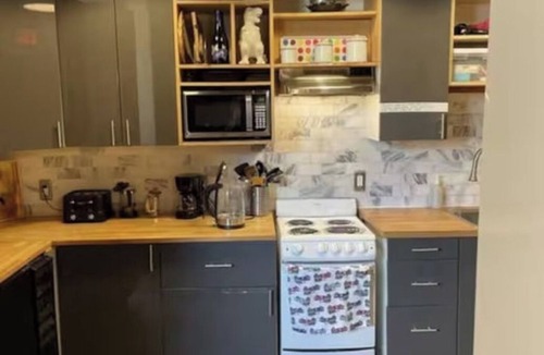 East Hollywood Hotel | 10-Bed Boutique Hostel in Hollywood/Silverlake- private Rental