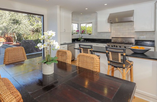Beach Barber Tract House | 10 out of 10 Windansea Home with AC/Fire Pit/Walk to Beach