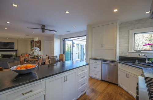 Beach Barber Tract House | 10 out of 10 Windansea Home with AC/Fire Pit/Walk to Beach