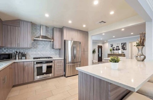 Lake Balboa House | 106 Bright & Modern Home -Gated Salt Water Pool