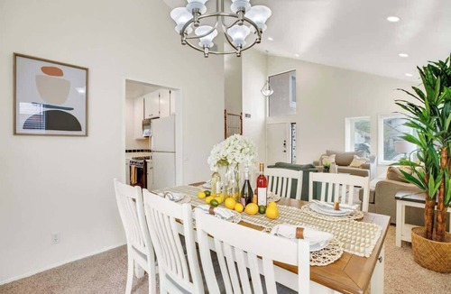 Valencia House | 176 Santa Clarita Family Home