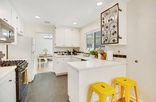 Valencia House | 176 Santa Clarita Family Home