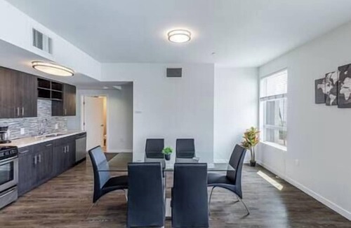Downtown Los Angeles Apartment | 2 bed 2 bath DTLA X street-Conv. Center & LA Live