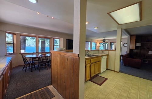 Truckee House | 2 bedroom, 2 bath, sleeps 6. Donner Lakefront with private dock DLR#033
