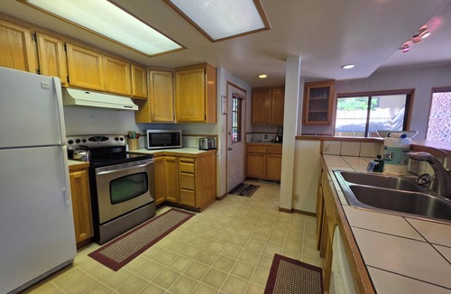 Truckee House | 2 bedroom, 2 bath, sleeps 6. Donner Lakefront with private dock DLR#033