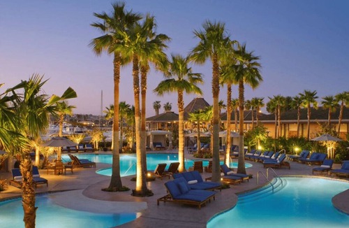 San Diego Hotel | 2 Connecting Suites at a 4⭐️ Hotel