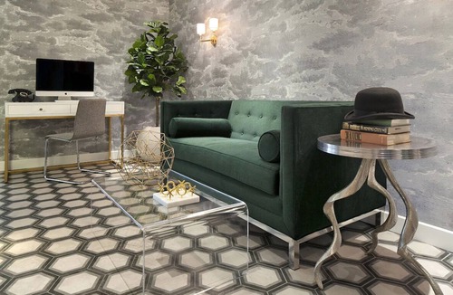 Pico - Robertson Hotel | 2 Elegant Rooms with Access to Open Courtyard Oasis - Experience LA Differently