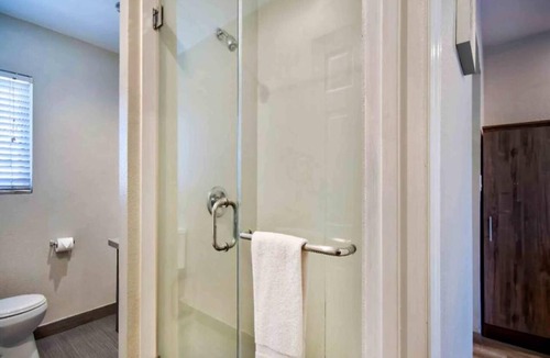 Rosemead Apartment | 2 Full Beds | Non-Smoking, Kitchen