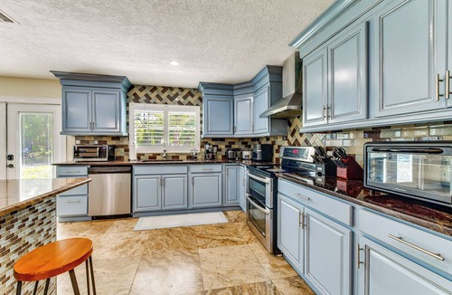 Desoto Acres House | 2 Private Pools! 2-Acre Retreat Near Dtwn Sarasota