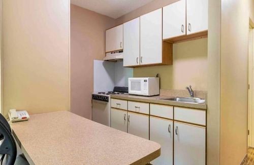 Executive Park Apartment | 2 Queen Beds | Suite, Non-Smoking, Micfridge