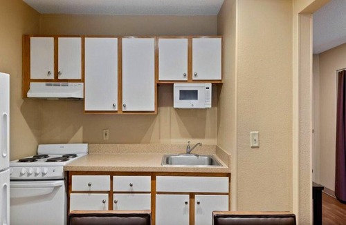 Executive Park Apartment | 2 Queen Beds | Suite, Non-Smoking, Micfridge