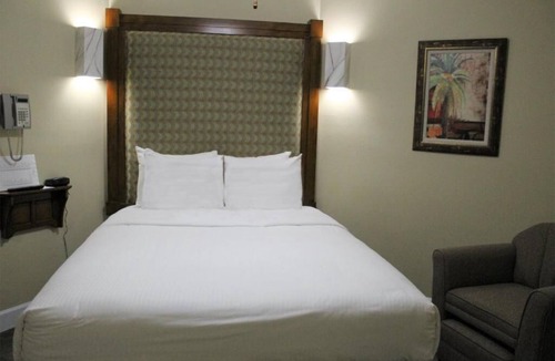 Florida Central Atlantic Coast House | 2 Spacious Units, Shuttle Service, Pool, Tennis Court, Volleyball Court, Hot Tub