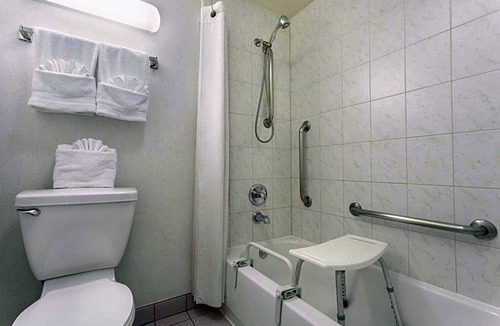 Cortez Hill Hotel | 2-Star Hotel ∙ Days Inn by Wyndham San Diego/Downtown/Convention Center