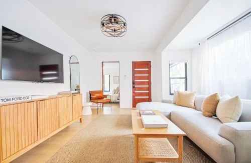 Los Feliz House | 2 Units Oasis Villa w terrace&roofdeck 12 pax