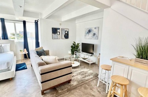 Little Italy House | 203 Incredible Loft with Stunning View of Little Italy