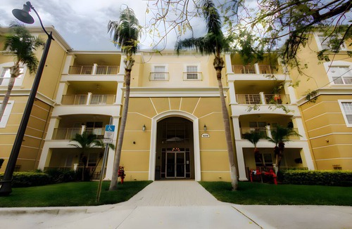 Florida Central Atlantic Coast Apartment | 2BR Condo l Convention Center l 6min Epic