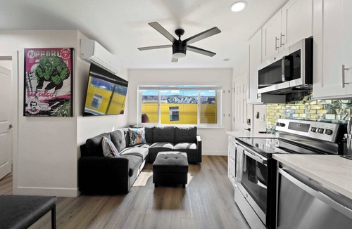North Park Condo | 2BR Urban Retreat w/Rooftop Lounge